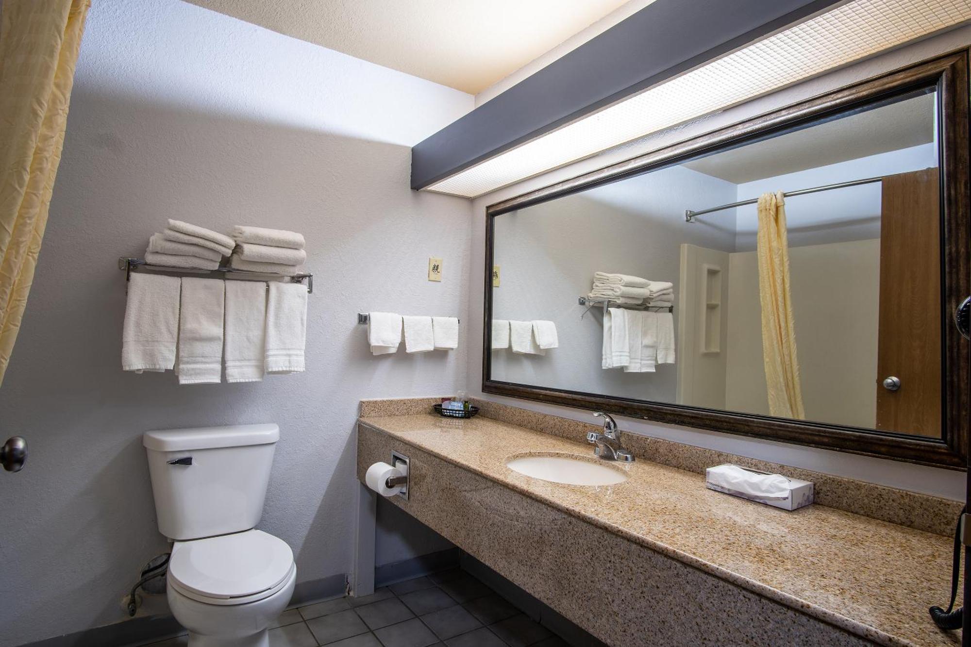 Coratel Inn And Suites By Jasper Eagan St Paul Airport & Mall Of America Exteriör bild