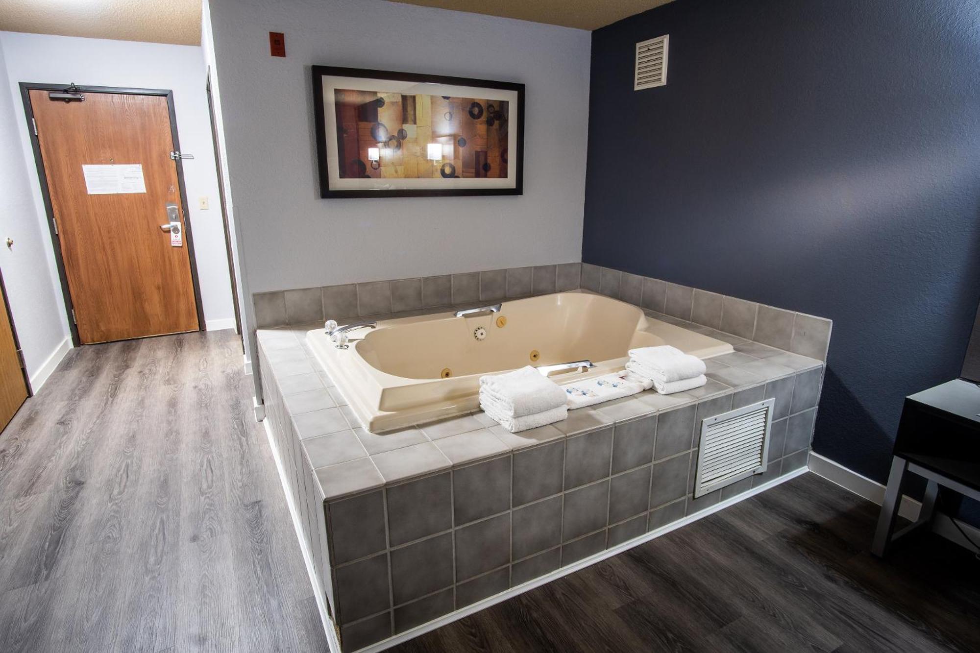 Coratel Inn And Suites By Jasper Eagan St Paul Airport & Mall Of America Exteriör bild